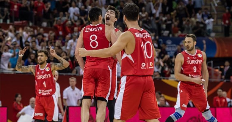 A Milliler geriden gelerek Karadağ’ı mağlup etti