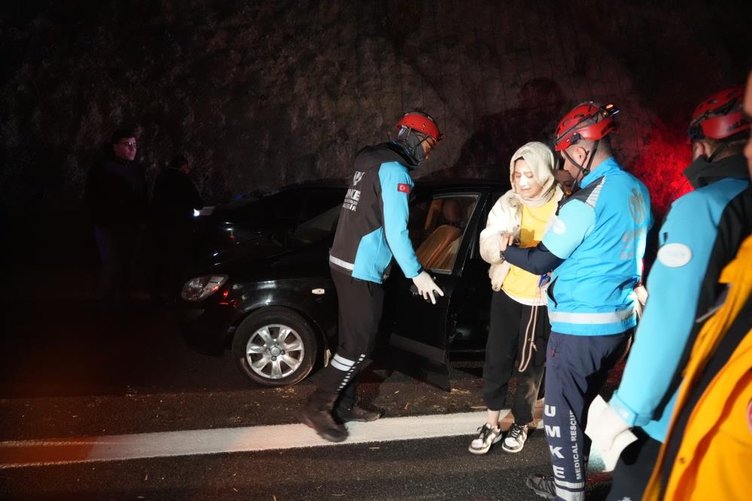 Balıkesir’de tırdan düşen tomruklar dehşet saçtı: 1 ölü, 9 yaralı