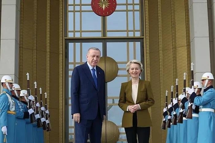Başkan Erdoğan AB Komisyonu Başkanı Von Der Leyen’i kabul etti