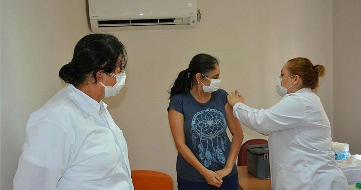 Cin Den Getirilen Covid 19 Asisi Izmir De Uygulanmaya Baslandi Izmir Haberleri