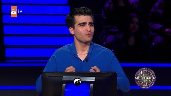 mert-ramazan-demire-benzerligi-soke-etti-kim-milyoner-olmak-isterdeki-yarismaci-saskinlik-yaratti-1763815906891.jpeg