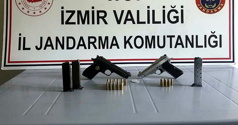 İzmir Beydağ’da 2 ruhsatsız tabanca ele geçirildi
