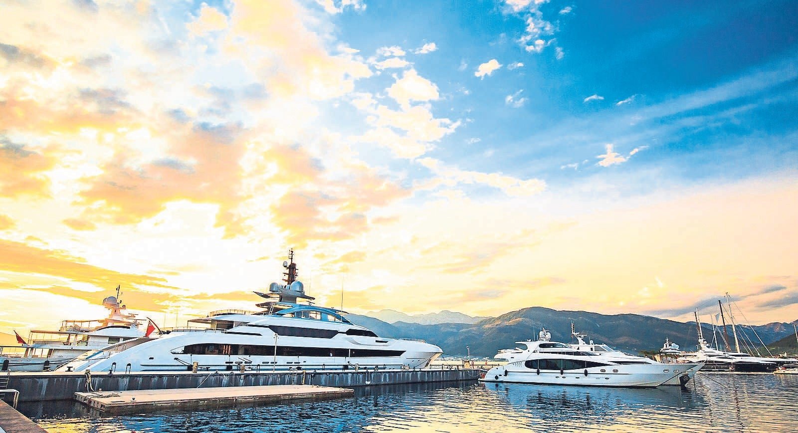 Lüks teknelere çifte kıskaç