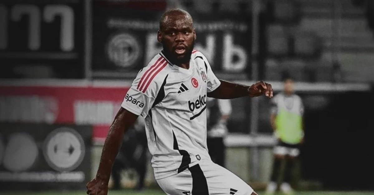 Kara Kartal’da ayrılık rüzgarı