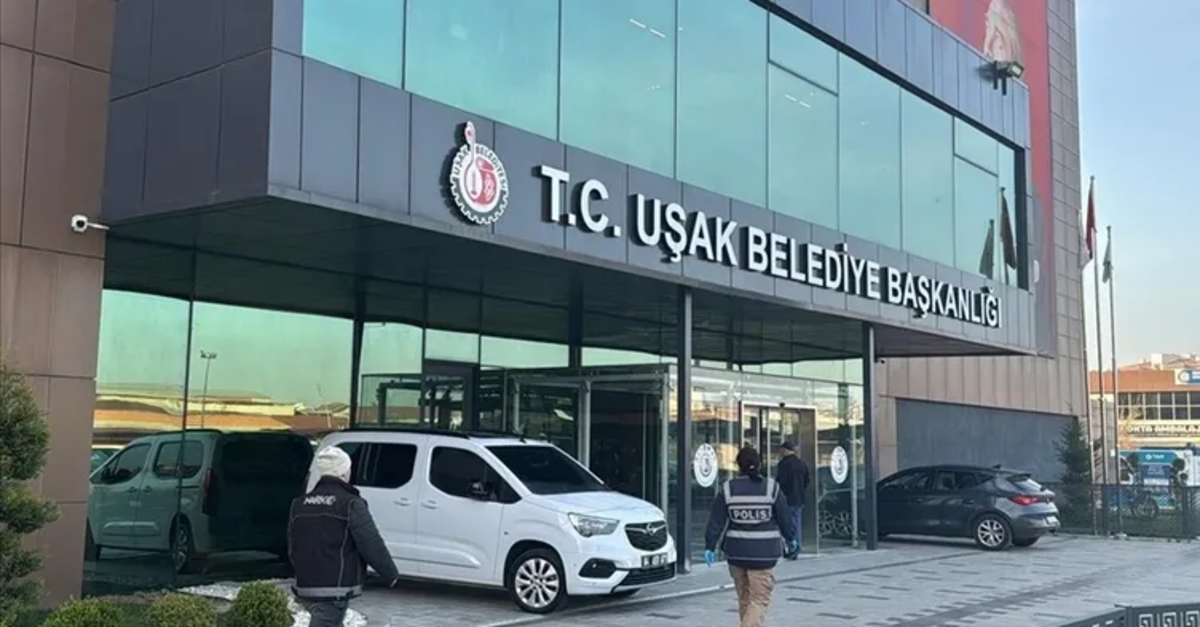 Uşak Belediyesi rüşvet soruşturmasında ikinci dalga! 4 şüpheliye adli kontrol