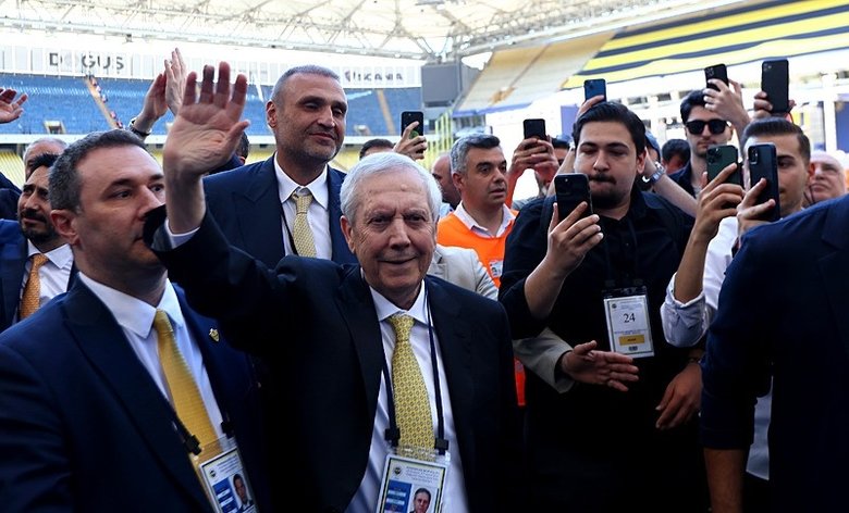 fenerbahcede-baskanlik-secimi-icin-oy-verme-islemi-basladi-1780817900833.jpeg