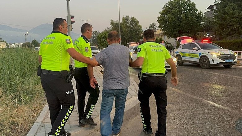 Fethiye’de alkollü sürücü dehşeti! önce çarptı sonra ezip kaçmaya çalıştı