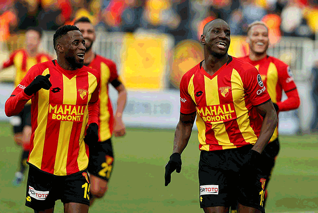 Demba Ba Dan 2 Yillik Imza Spor Haberleri