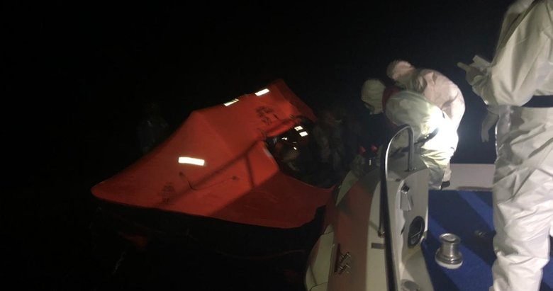 İzmir’de Türk kara sularına geri itilen 9 sığınmacı kurtarıldı
