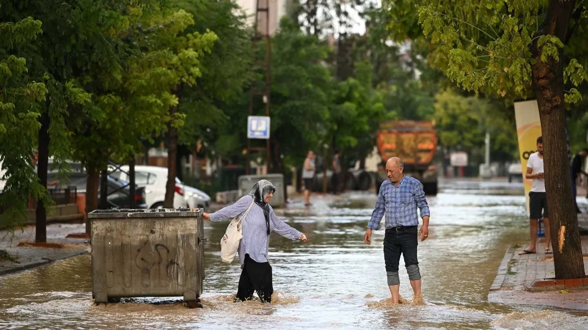 Ege bölgesi için kritik uyarı! Hafta sonu hava çıldıracak: Sel, su baskını, heyelan, yıldırım… DENİZLİ, MUĞLA DİKKAT