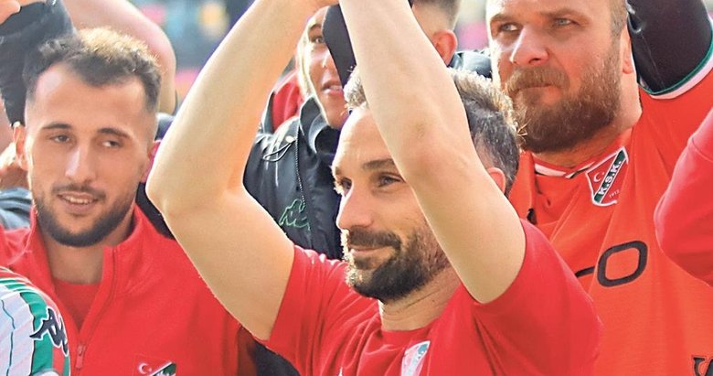 Karşıyaka’da futbolcular zam istiyor