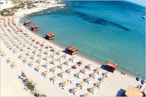 Çeşme’de eğlence ve farklı lezzetler yarışıyor