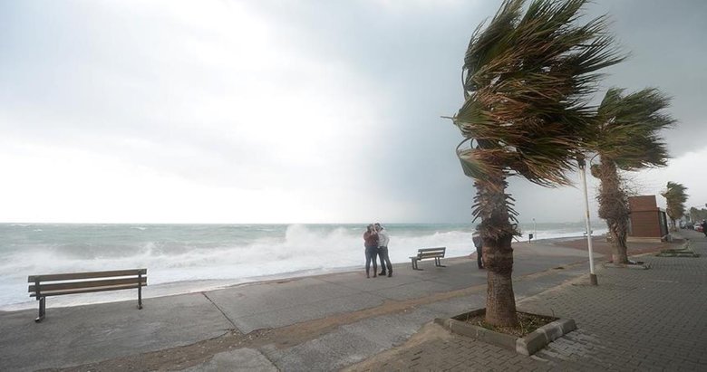 İzmir’e sağanak için bir uyarı da valilikten geldi