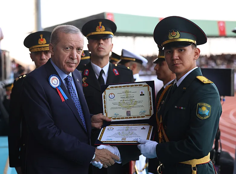 baskan-erdogan-jsga-mezuniyet-toreninde-konustu-1786642507297.png