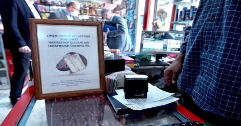 İzmir’de Zimem Defteri geleneği sürdürülüyor: Bakkallardaki borçları kapattılar