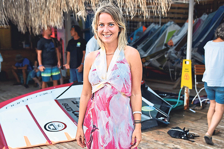 Çocuklar yararına sörf yaptılar