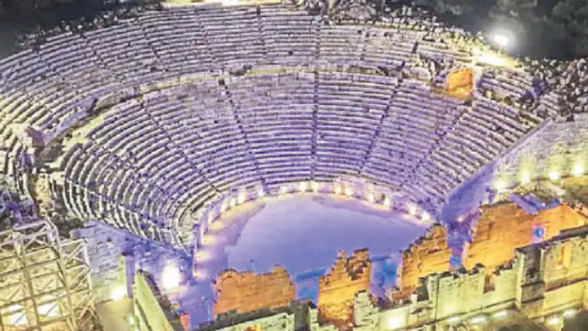 Patara aydınlandı