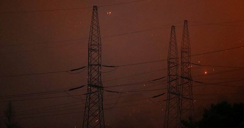 Milas’taki yangınlarda alevler Kemerköy Termik Santrale sıçradı