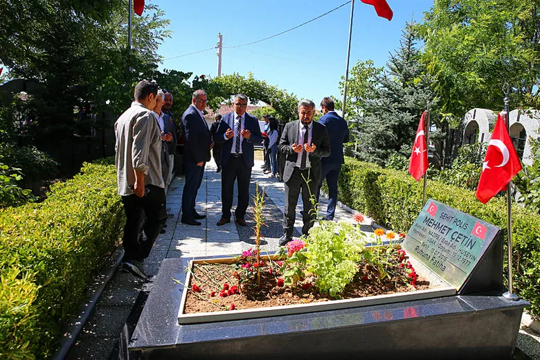 izmir-ve-cevre-illerde-15-temmuz-dolayisiyla-sehitler-anildi-1784113156499.png