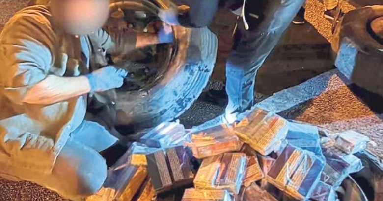 Lastiklerin içerisinde kaçak sigara ele geçirildi