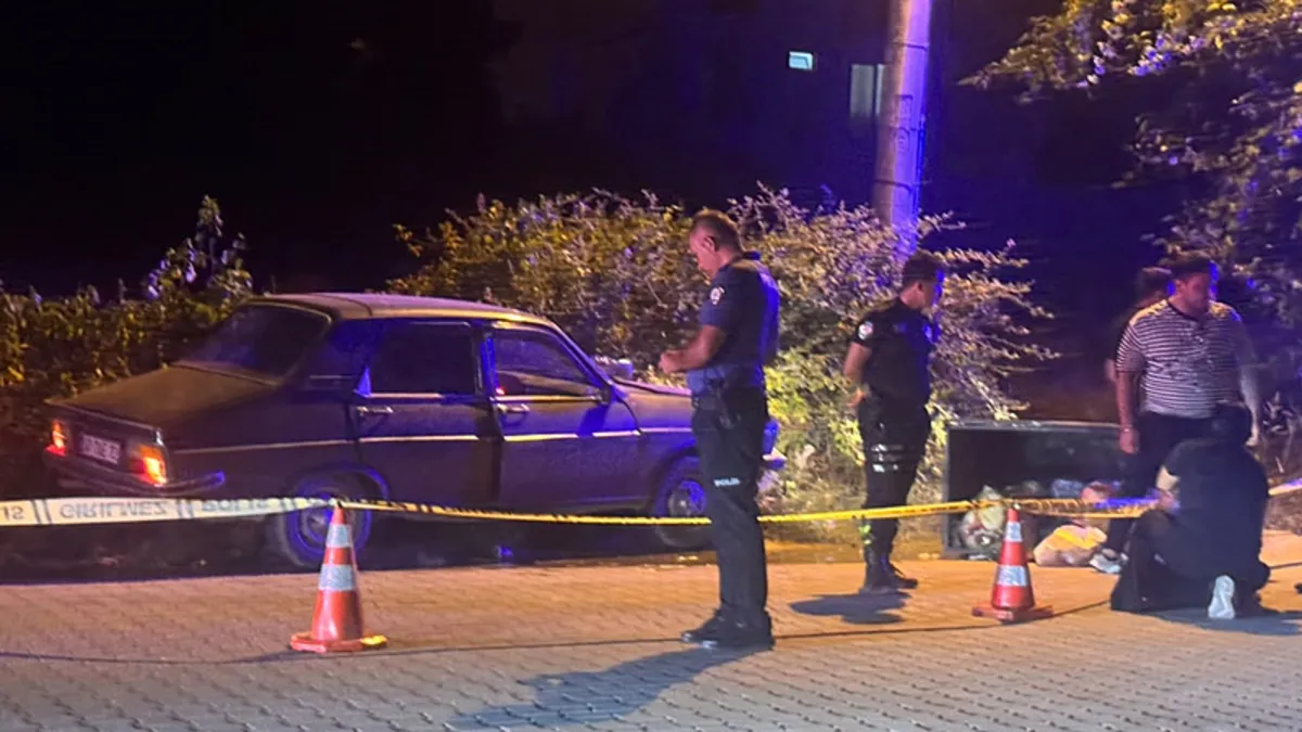 Muğla'da korkuç kaza: Çöp konteynerine çarpan sürücü hayatını kaybetti