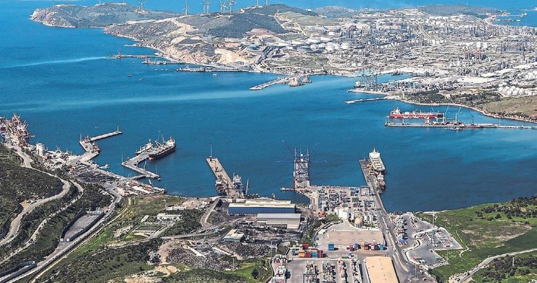 Aliağa limanları zirveyi bırakmıyor
