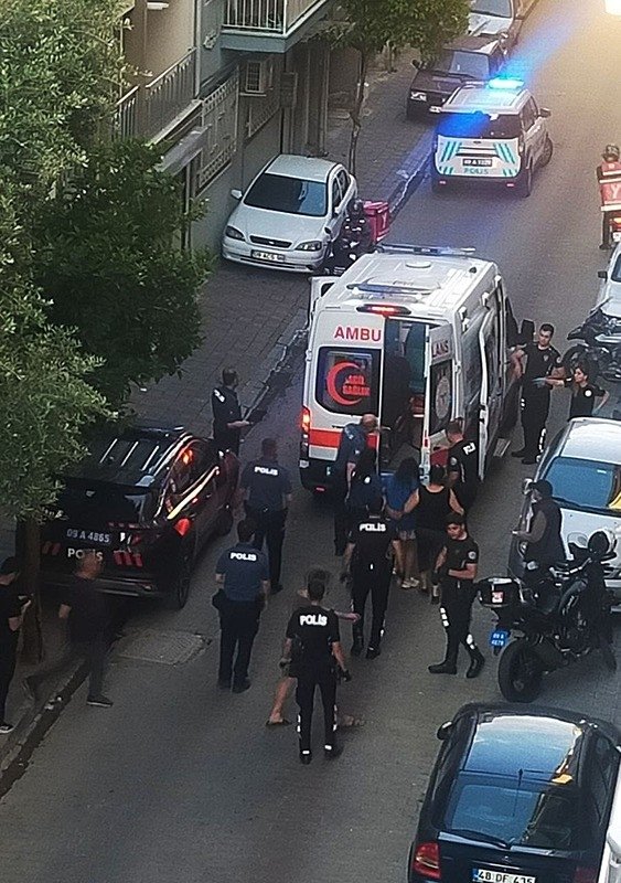 aydinda-samuray-kiliciyla-dehset-anlari-meger-genc-kiz-1779139656789.jpeg