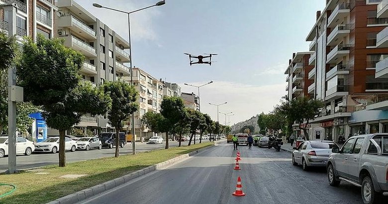 İzmir’de dron destekli trafik denetimi