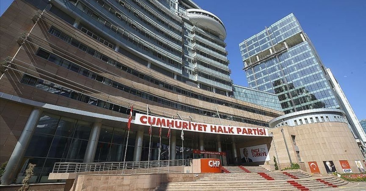 CHP İzmir’de ‘Tek adam’ dayatması kriz çıkardı