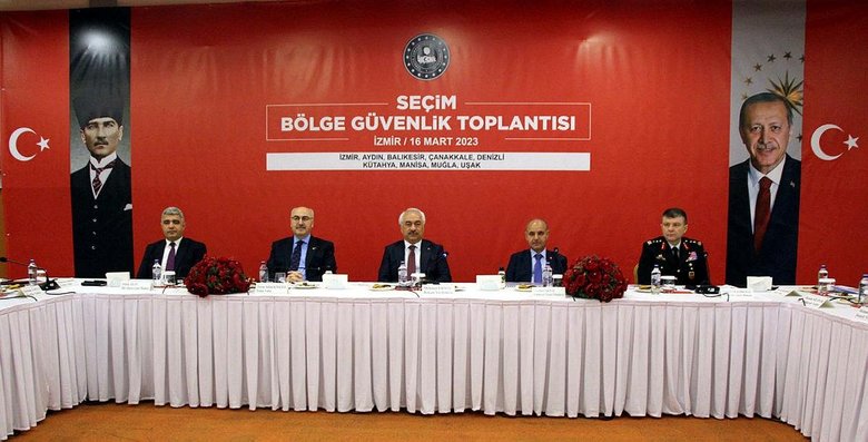 İzmir’de Seçim Bölge Güvenlik Toplantısı: 9 ilde seçim döneminde alınacak tedbirler konuşuldu