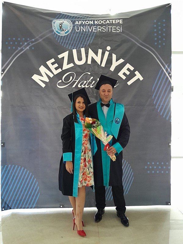 afyonda-ornek-basari-hikayesi-evli-cift-universitede-zirveyi-paylasti-1781111723759.jpeg