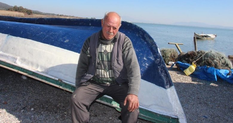 Aydınlı balıkçılar üzgün! Ağlara balık değil çöp ve yosun takıldı