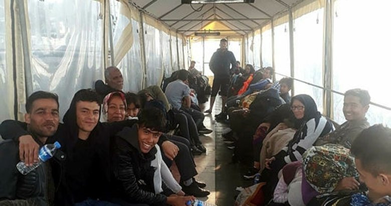 İzmir Çeşme’de 97 kaçak göçmen yakalandı