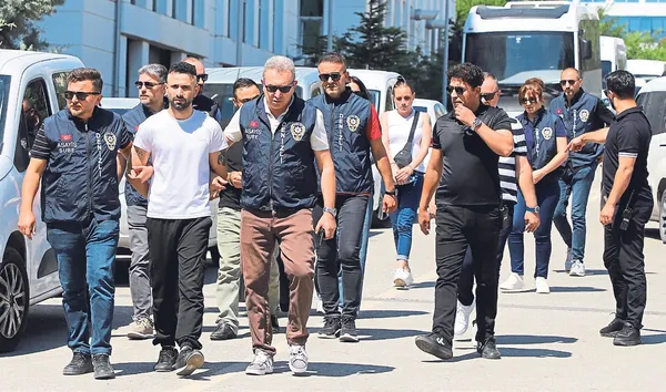 karanlik-dosyalar-bir-bir-aydinlatiliyor-1784398887441.png