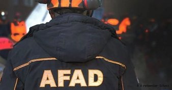 İzmir’de depremde yıkılan minare havadan görüntülendi