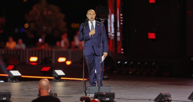 CHP’li İzmir Büyükşehir Belediye Başkanı Tunç Soyer’den skandal açıklamalar: Osmanlı’yı hain ilan etti