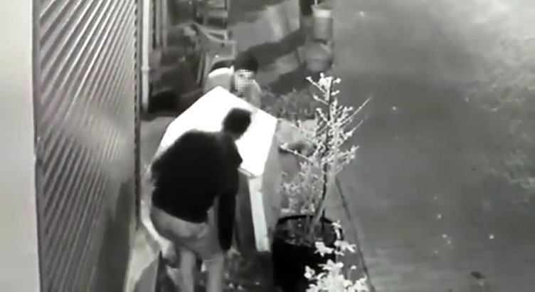 İzmir’de akılalmaz olay! Köpeği uyandırıp...