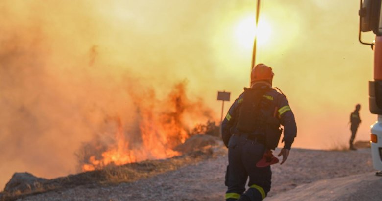 Yunanistan’da son 24 saatte çıkan 48 orman yangınından 47’si kontrol altına alındı