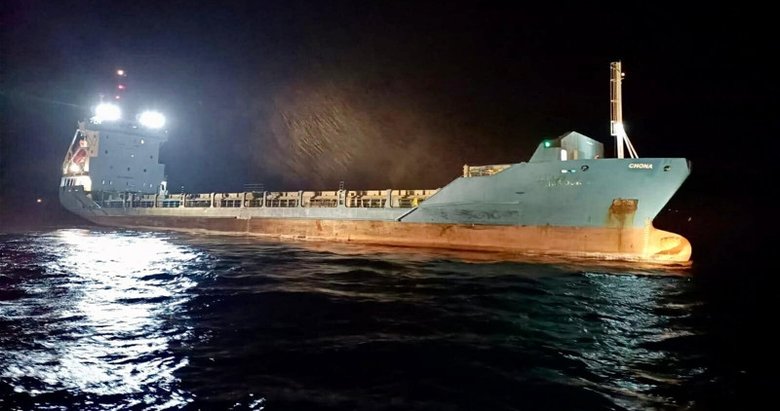 Çanakkale Boğazı’nda hareketli anlar! Dev gemi arıza yaptı