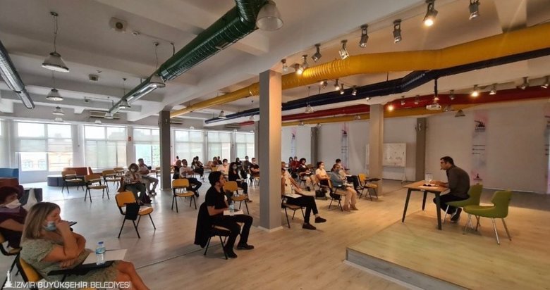 Vatandaşların tepkisi Soyer’e geri adım attırdı! Enver Aysever’e yapılacak olan 238 bin 500 liralık ödeme iptal edildi!