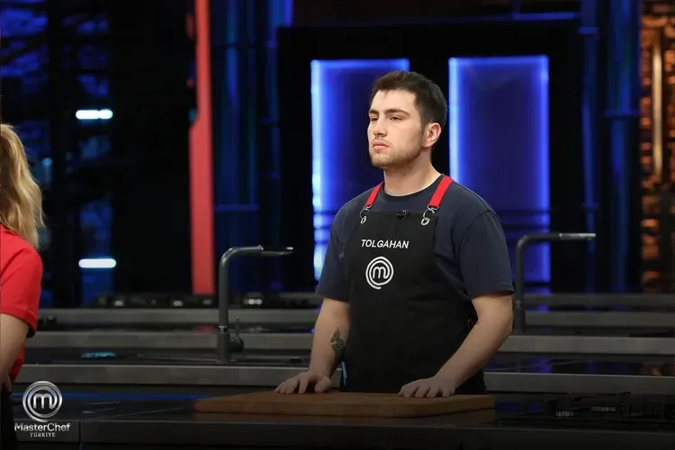 masterchefte-potaya-kim-gitti-masterchef-16-ekim-elem-adayi-kim-oldu-masterchefte-dokunulmazlik-oyununu-kim-ka-1792188899543.png