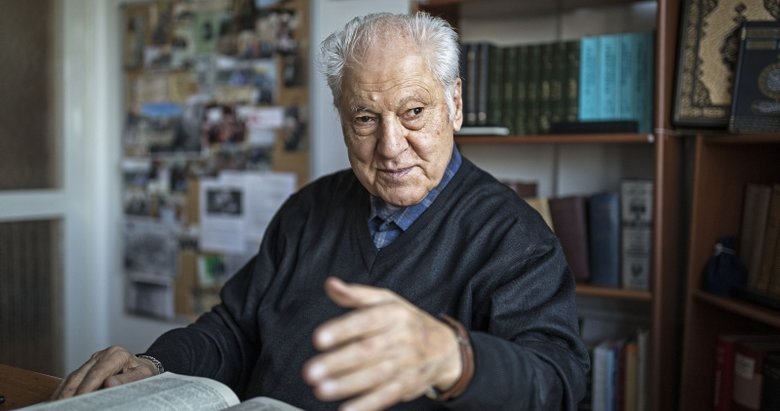 Yazar Nuri Pakdil hayatını kaybetti