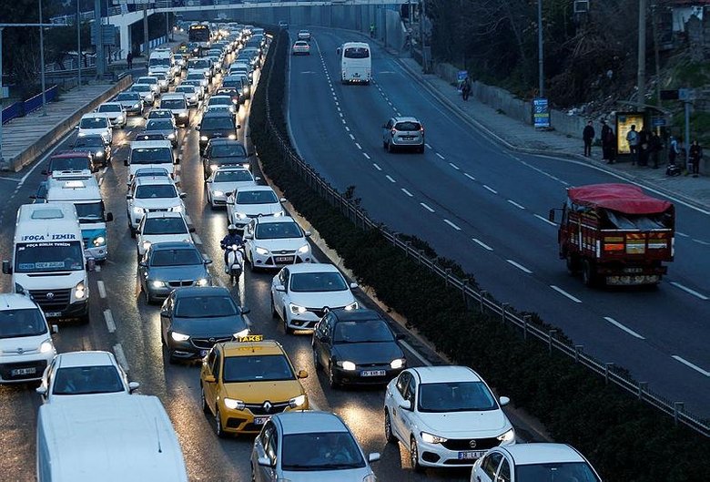 İZBAN grevi 17. gününe girdi! İzmirlilerin trafik ve ulaşım çilesi sürüyor