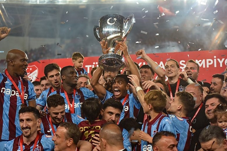 Şampiyon Trabzon