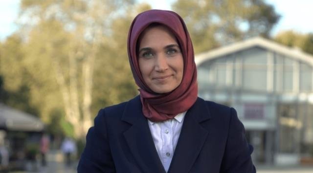 Türkiye’nin ilk başörtülü valisi Kübra Güran Yiğitbaşı oldu! Afyonkarahisar’a atandı