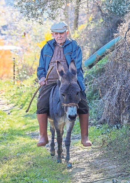Raif dede yolunu Magare ile buluyor