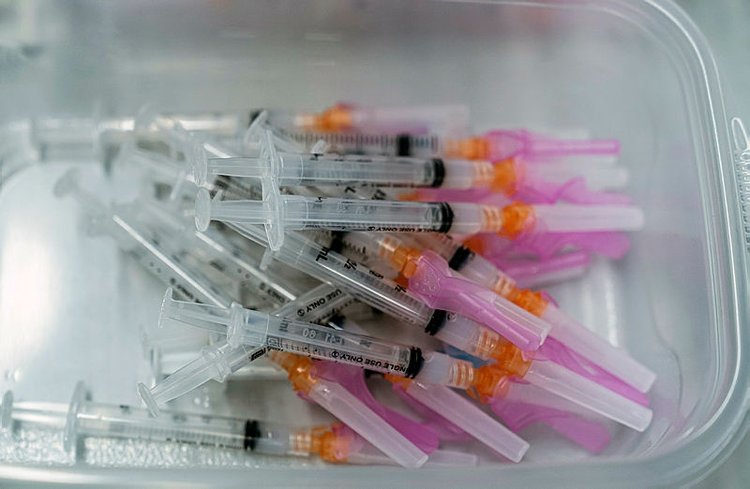 Kovid-19 salgını, aşı üreticisi şirketlere milyarlarca dolar kazandırdı