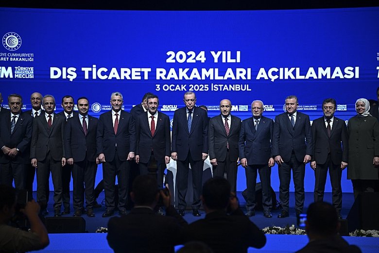 Başkan Erdoğan açıkladı: İhracat 262 milyar dolarla rekor kırdı