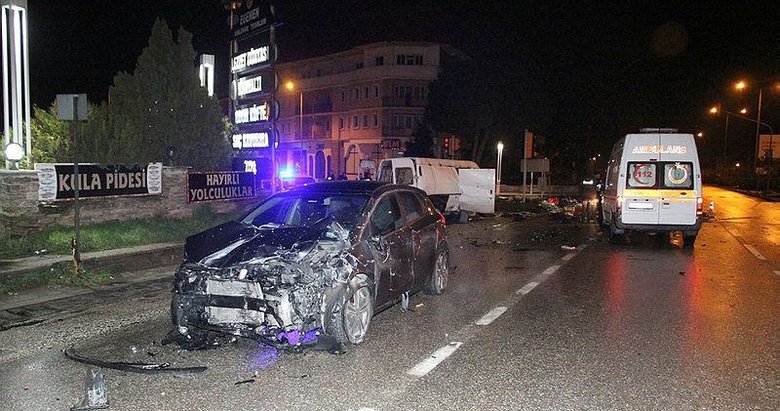 Kazanın şiddetini anlatan kare! Motoru metrelerce fırladı