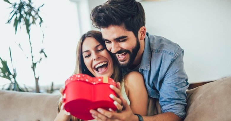 Adeta romantizmin kitabını yazmışlar! İşte astrologlara göre en romantik 5 burç...